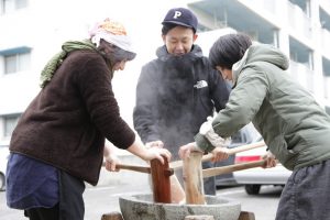 Read more about the article １月　はんもっく（木曜日）　お餅つき！