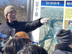 Read more about the article 12月 水辺の教室　「す第十堰って？」〜歩く、学ぶ、知る第十堰探検〜